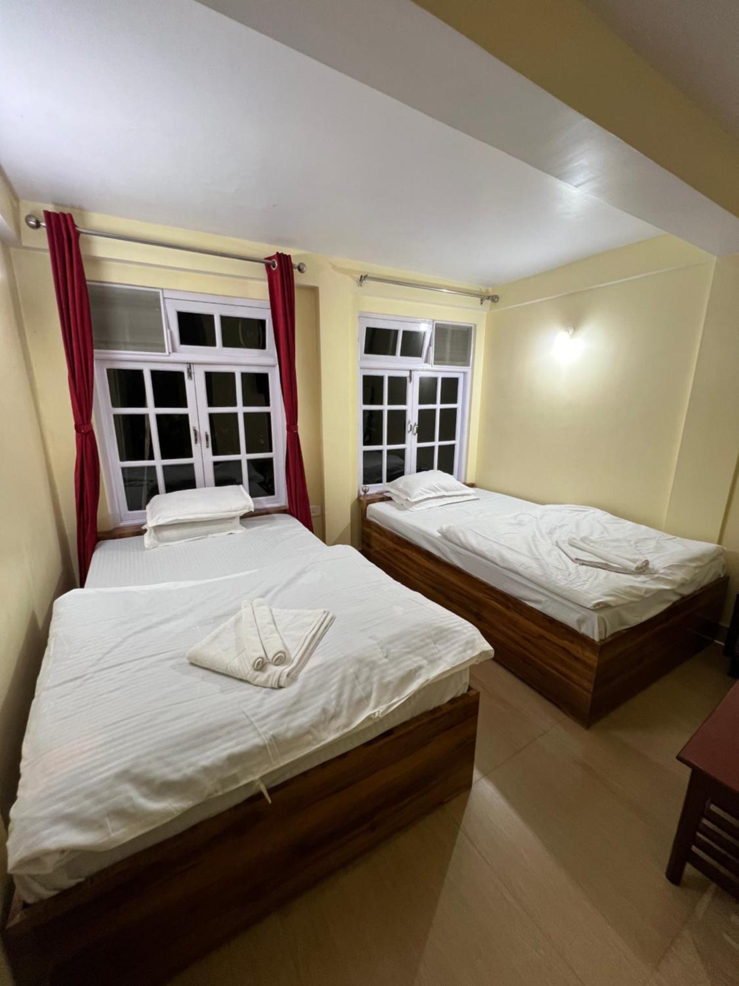 Hotel Hill Top Darjeeling  Exterior photo
