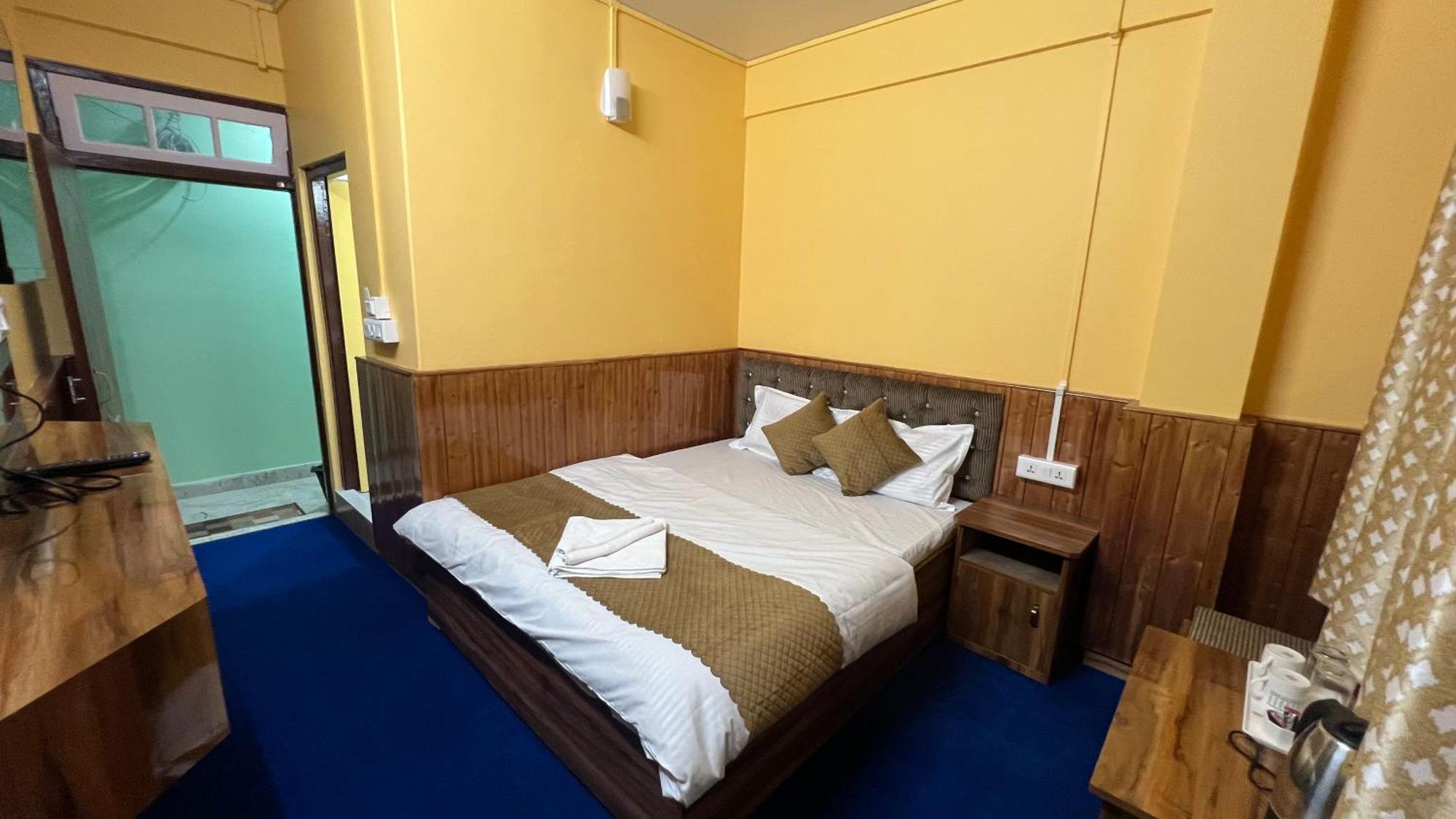 Hotel Hill Top Darjeeling  Exterior photo